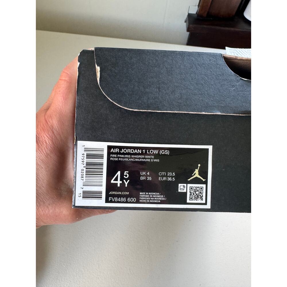 Air Jordan 1 Low (GS) "Fire Pink" size 4.5 - Picture 3 of 9